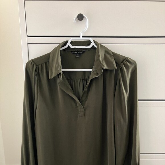 Banana Republic Satiny Blouse - size S - Picture 1 of 6